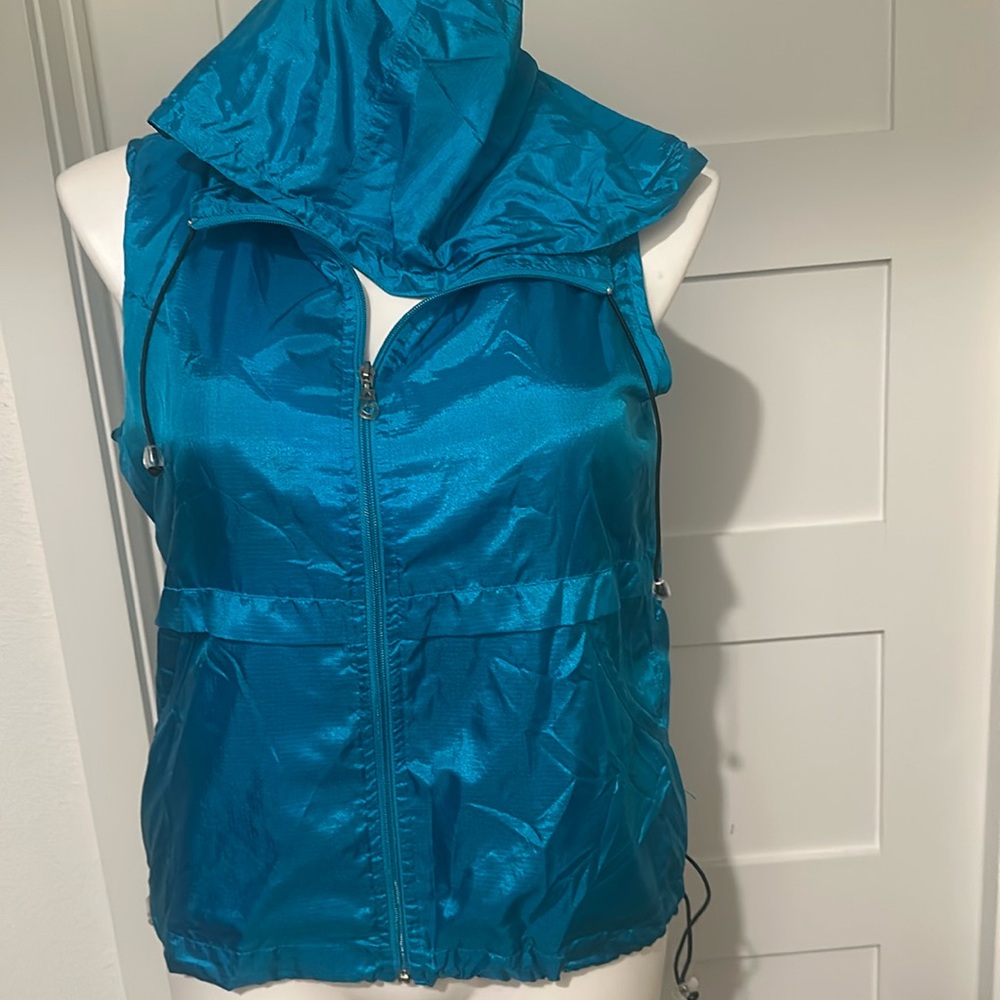 FU DA Sport Lightweight Hooded Vest